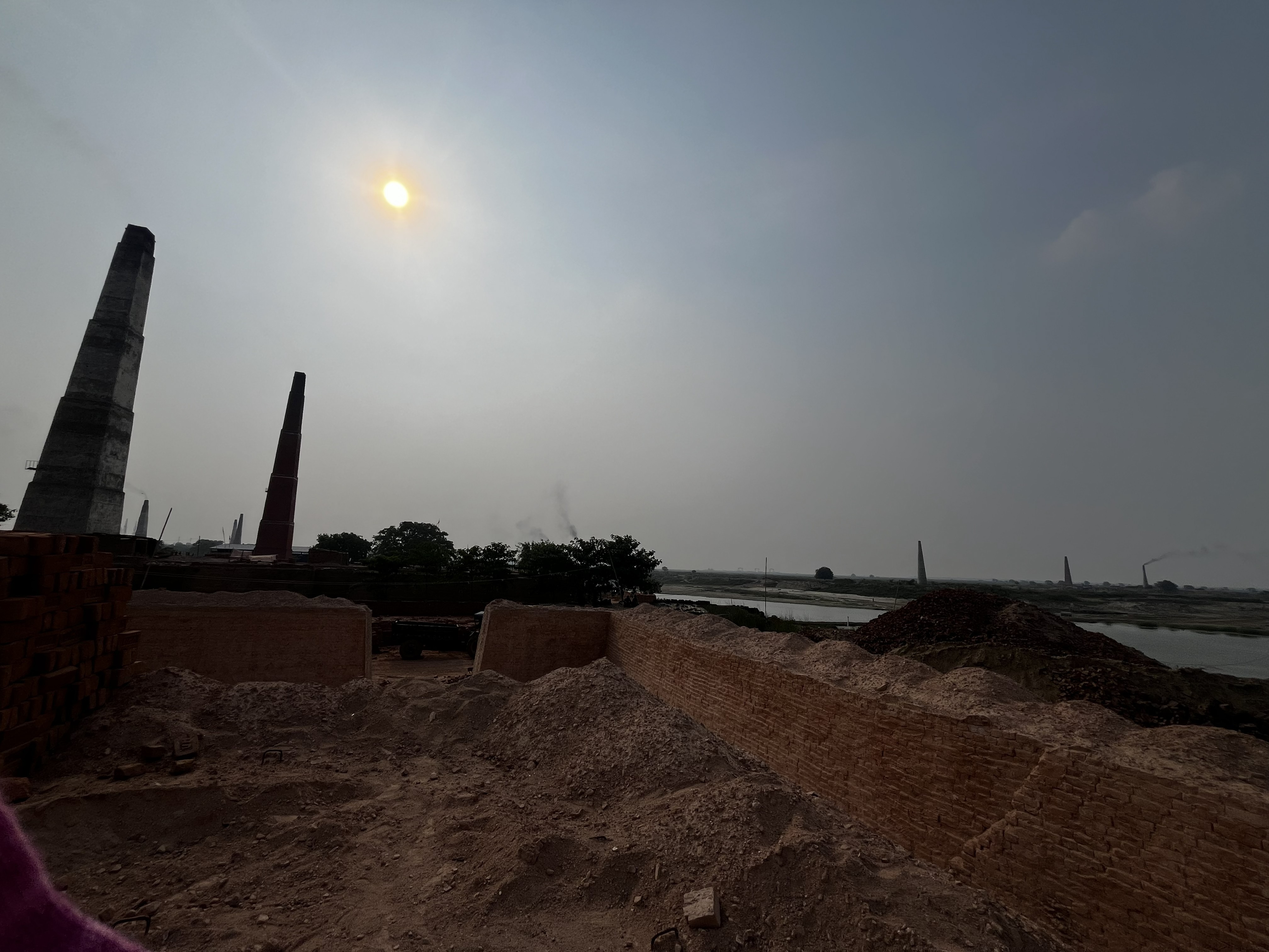 Cluster of brick kilns along the banks of the River Ganga